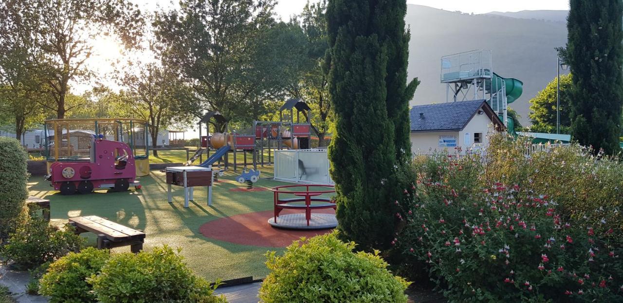 Camping Familial - Parc Aquatique - Grande Aire De Jeux A La Montagne Agos-Vidalos Extérieur photo