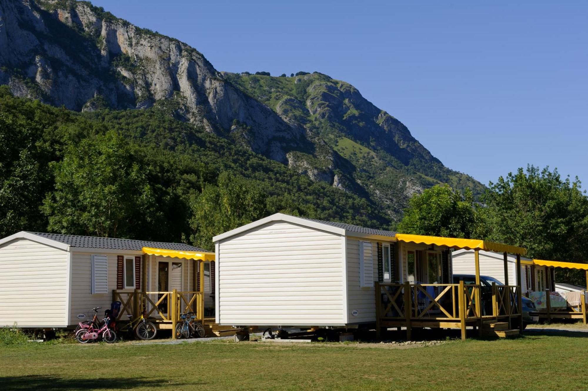 Camping Familial - Parc Aquatique - Grande Aire De Jeux A La Montagne Agos-Vidalos Extérieur photo